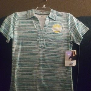 Beautiful ladies shirt just in time for spring.